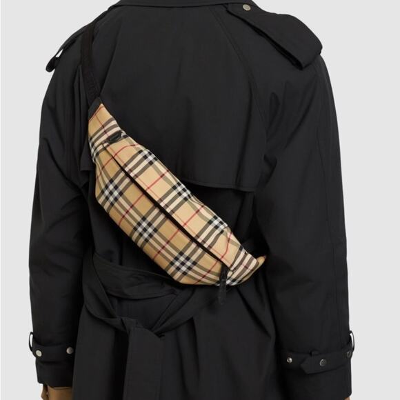 Burberry Beige and Black Plaid Bum Bag Unisex NWT - Picture 9 of 10